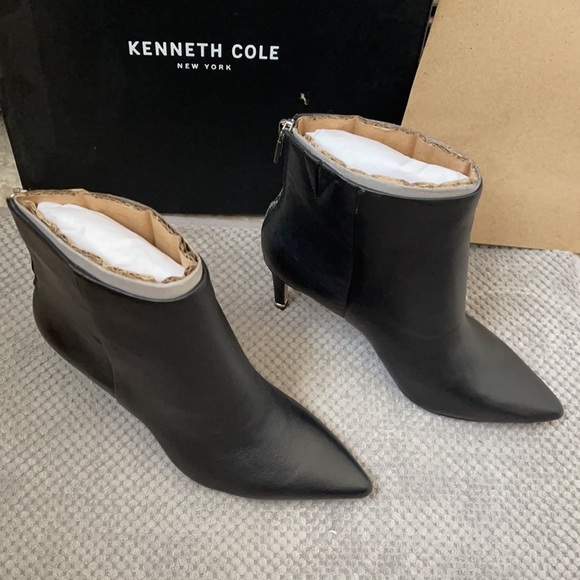 KENNETH COLE BOOTS - Picture 7 of 11